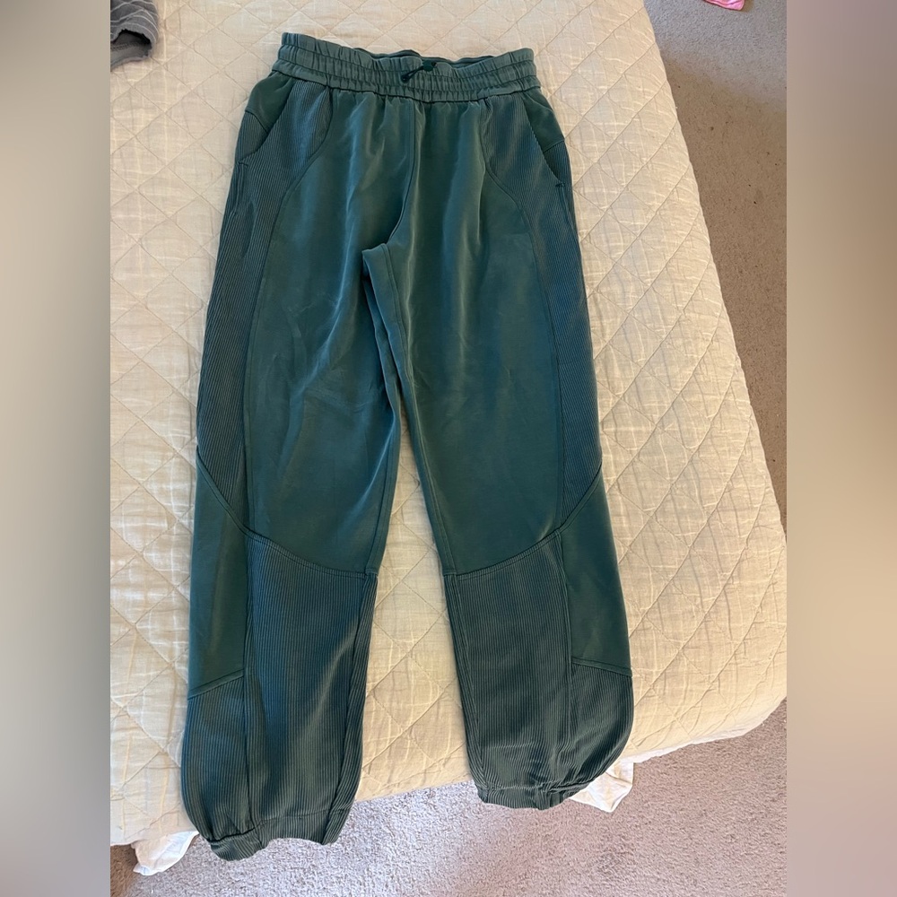 Lululemon ribbed jogger pants